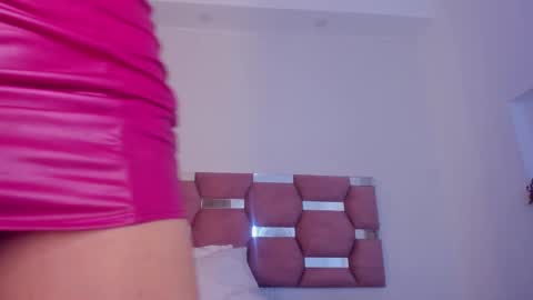 Snapshot of avagrey_ chatting on October 8, 4:25 am avagrey_ online show from October 8, 4:25 am