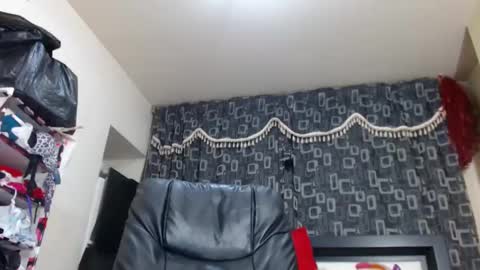 Snapshot of ayleenzj chatting on December 21, 12:42 am AyleenZJ online show from December 21, 12:42 am