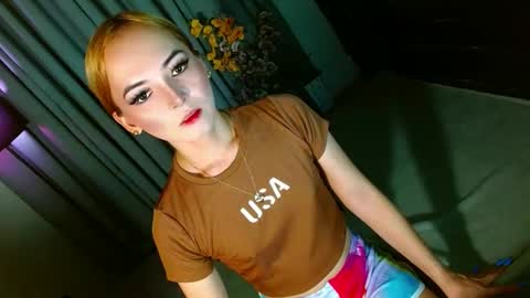 Snapshot of baby_kira1988 chatting on January 7, 6:50 am Your Baby Kira online show from January 7, 6:50 am