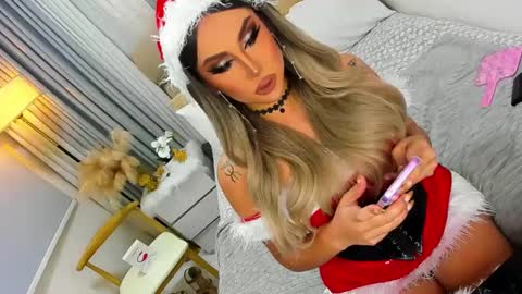 Snapshot of babygoddess4u chatting on December 24, 8:05 pm ASK ME IN PM online show from December 24, 8:05 pm