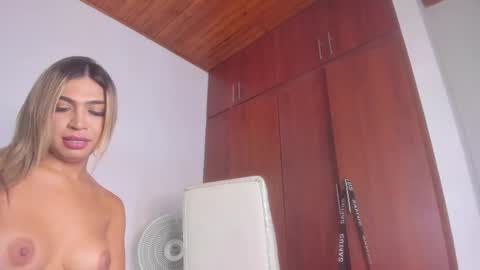 Snapshot of barbie_ds chatting on September 27, 3:32 pm Barbie online show from September 27, 3:32 pm