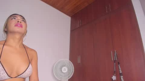 Snapshot of barbie_ds chatting on September 30, 2:06 pm Barbie online show from September 30, 2:06 pm