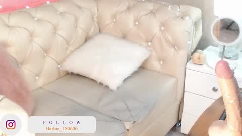 Snapshot of barbiefox_ chatting on January 15, 12:41 am barbiefox_ online show from January 15, 12:41 am