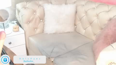 Snapshot of barbiefox_ chatting on February 9, 9:06 pm barbiefox_ online show from February 9, 9:06 pm