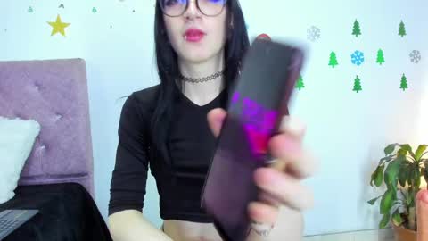 Snapshot of bathory_vamps chatting on December 19, 8:02 pm online show from December 19, 8:02 pm