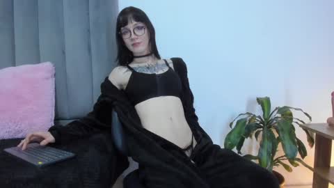 Snapshot of bathory_vamps chatting on January 18, 2:36 pm online show from January 18, 2:36 pm
