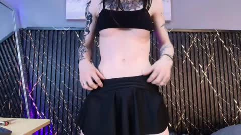 Snapshot of bathory_vamps chatting on October 5, 3:18 am online show from October 5, 3:18 am