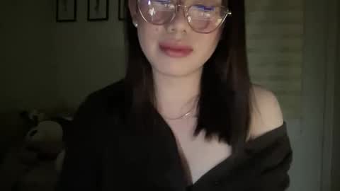 Snapshot of beautiful_lust69 chatting on December 18, 2:17 pm Sweet Aya online show from December 18, 2:17 pm