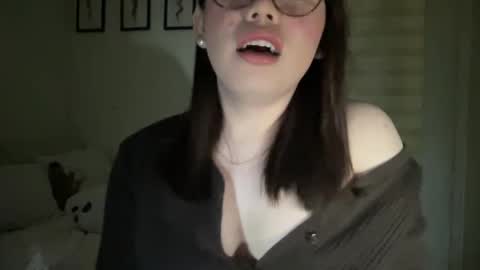 Snapshot of beautiful_lust69 chatting on December 25, 2:45 pm Sweet Aya online show from December 25, 2:45 pm