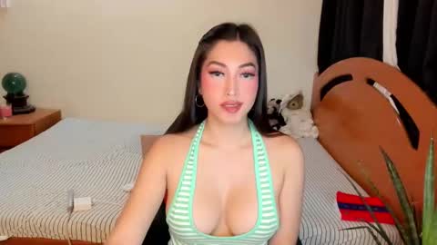 Snapshot of beautifullust chatting on September 14, 8:35 pm Queen Angela online show from September 14, 8:35 pm