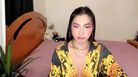 Snapshot of beautifullust chatting on October 6, 8:09 pm Queen Angela online show from October 6, 8:09 pm