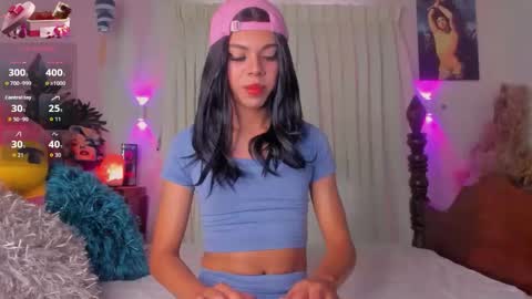 Snapshot of beauty_doll01 chatting on September 22, 5:07 pm Leydi online show from September 22, 5:07 pm