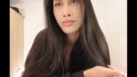 Snapshot of bee_thai chatting on December 13, 7:32 pm bee_thai online show from December 13, 7:32 pm