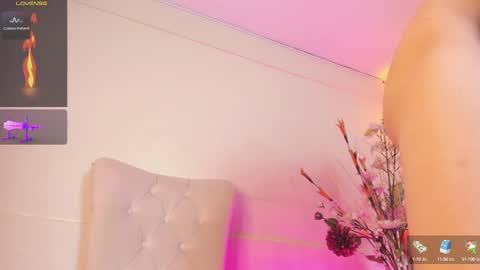 Snapshot of bella_houston chatting on October 5, 11:26 pm bella_houston online show from October 5, 11:26 pm