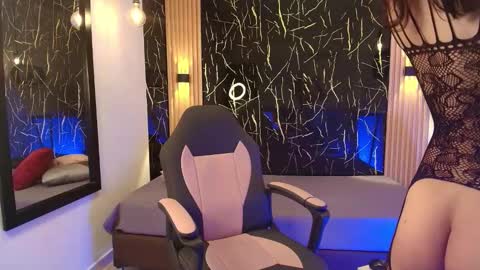     online show from January 10, 9:32 pm