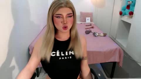 Snapshot of bestgirljulia chatting on September 27, 11:08 am bestgirljulia online show from September 27, 11:08 am