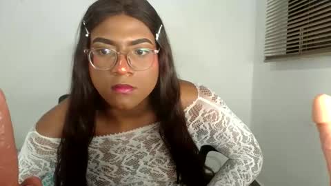 Snapshot of bigcrisblack chatting on October 2, 10:38 am cristina online show from October 2, 10:38 am