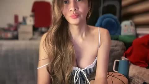 Snapshot of bigsurprise4u chatting on February 21, 7:10 pm Yna online show from February 21, 7:10 pm