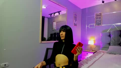Snapshot of bitch_capelli chatting on October 3, 4:34 am .. .. online show from October 3, 4:34 am
