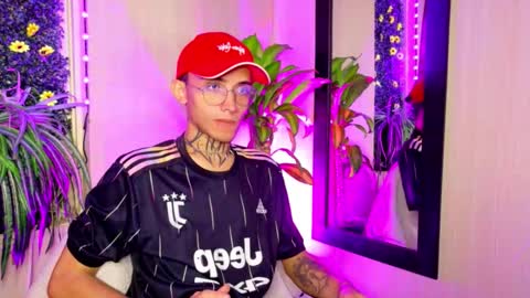  ..  .. online show from October 18, 6:11 pm