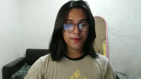 Ellez online show from December 2, 6:05 pm