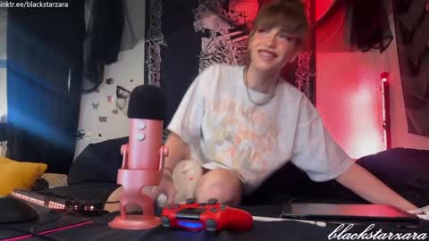 Snapshot of blackstarzara chatting on September 27, 10:19 pm blackstarzara online show from September 27, 10:19 pm