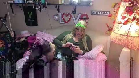 Snapshot of blakelytgirl chatting on February 4, 8:28 pm Blakely Morningstar online show from February 4, 8:28 pm