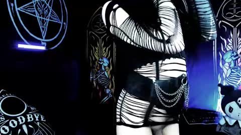   online show from October 23, 8:29 am