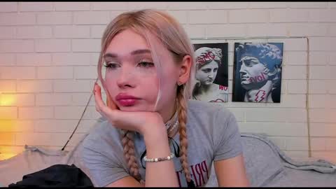 Snapshot of blondy_fina chatting on September 22, 5:13 am blondy_fina online show from September 22, 5:13 am