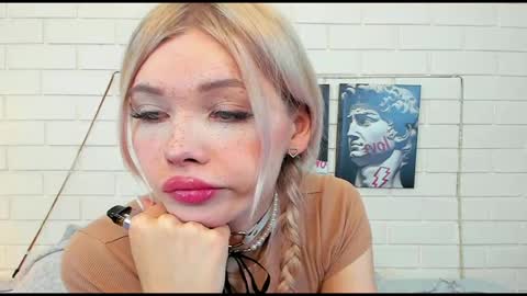 Snapshot of blondy_fina chatting on September 27, 5:05 am blondy_fina online show from September 27, 5:05 am