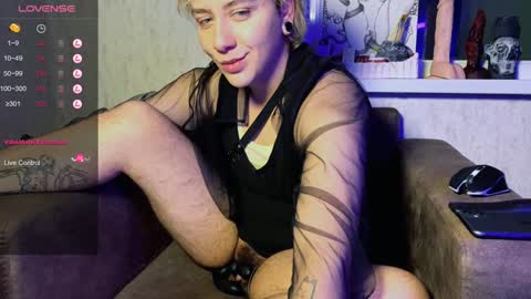 Snapshot of blooming_soul chatting on February 8, 7:27 pm blooming_soul online show from February 8, 7:27 pm