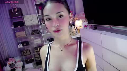Snapshot of blue_aiveexx chatting on September 17, 1:54 am aivee online show from September 17, 1:54 am