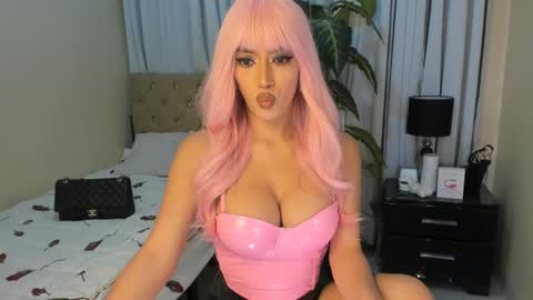 Snapshot of bombshelllaurax chatting on March 11, 9:45 am bombshelllaurax online show from March 11, 9:45 am