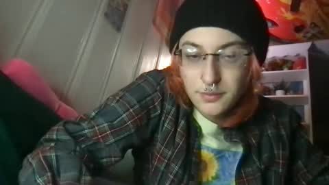 boywithbug online show from January 25, 8:00 am