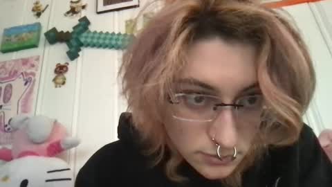 boywithbug online show from March 4, 4:20 pm