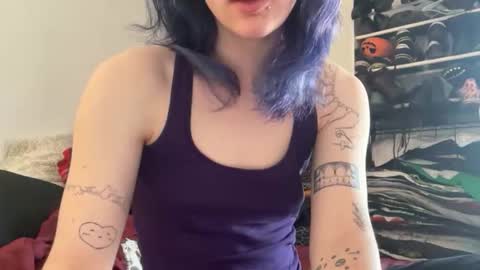 boywithbug online show from February 20, 3:58 pm