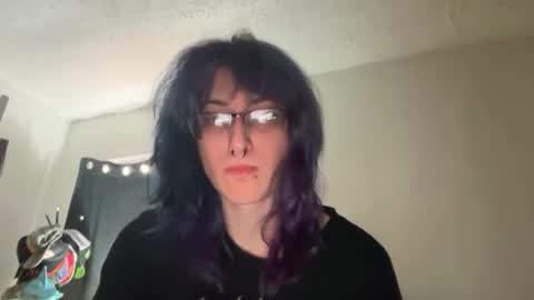 boywithbug online show from February 21, 7:17 pm