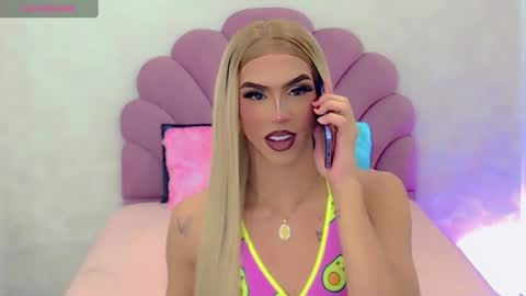 Snapshot of briana_sex32 chatting on February 14, 3:43 am BRIANA online show from February 14, 3:43 am