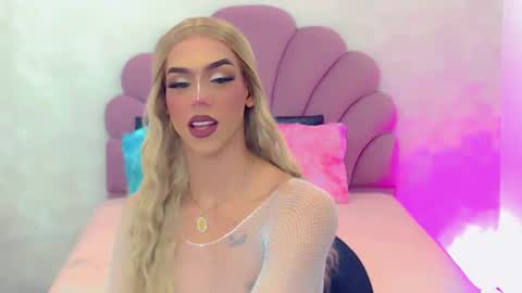 Snapshot of briana_sex32 chatting on February 15, 4:47 am BRIANA online show from February 15, 4:47 am