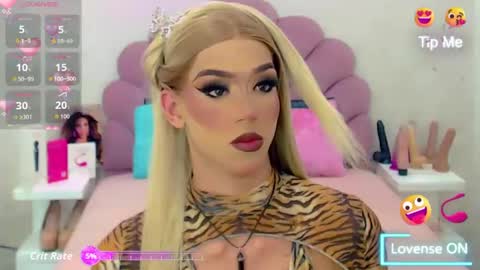 Snapshot of briana_sex32 chatting on October 2, 4:24 am BRIANA online show from October 2, 4:24 am