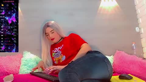 Snapshot of britney_ortega chatting on January 25, 9:25 pm britney_ortega online show from January 25, 9:25 pm