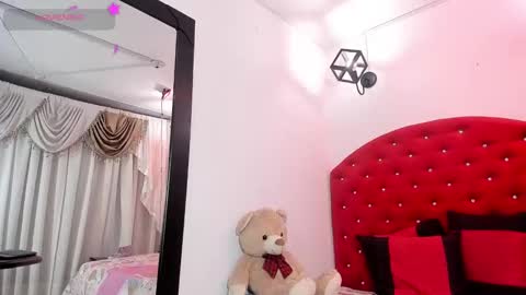 Snapshot of brittany_williams_ chatting on March 1, 12:23 pm online show from March 1, 12:23 pm