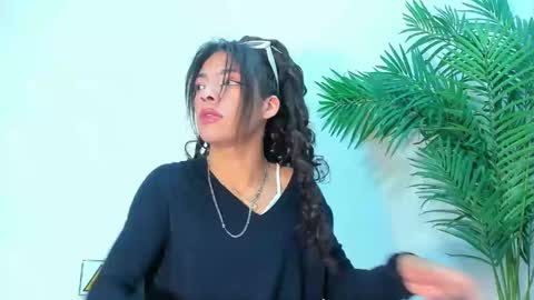 Snapshot of briyit_doll chatting on December 11, 1:37 pm BRIYIT online show from December 11, 1:37 pm