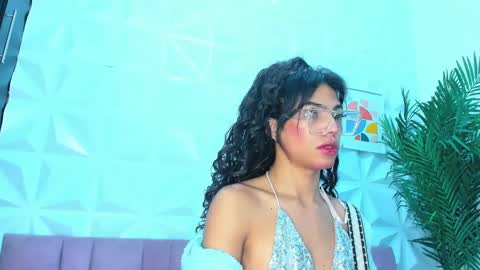 Snapshot of briyit_doll chatting on January 17, 3:23 am BRIYIT online show from January 17, 3:23 am