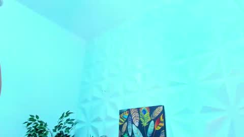 Snapshot of briyit_doll chatting on February 20, 4:07 am BRIYIT online show from February 20, 4:07 am