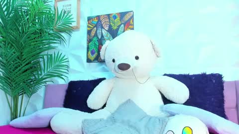 Snapshot of briyit_doll chatting on September 17, 5:12 am BRIYIT online show from September 17, 5:12 am
