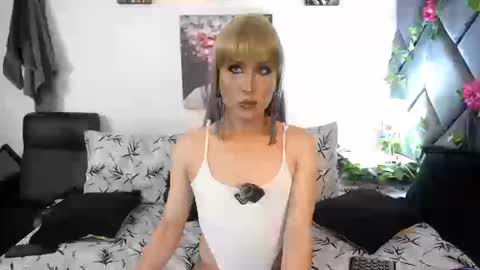 Snapshot of briyithgonza chatting on September 23, 9:21 pm Briyith Gonza online show from September 23, 9:21 pm