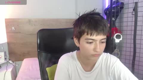 Snapshot of bryce_evans chatting on December 17, 8:43 pm B R Y C E online show from December 17, 8:43 pm
