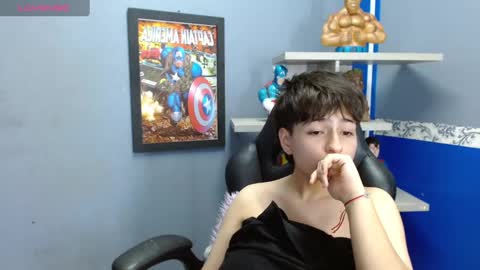 Snapshot of bryce_evans chatting on January 21, 6:33 pm B R Y C E online show from January 21, 6:33 pm