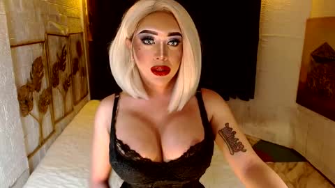 Snapshot of buena_fortuna chatting on September 18, 1:11 am Lucienne online show from September 18, 1:11 am
